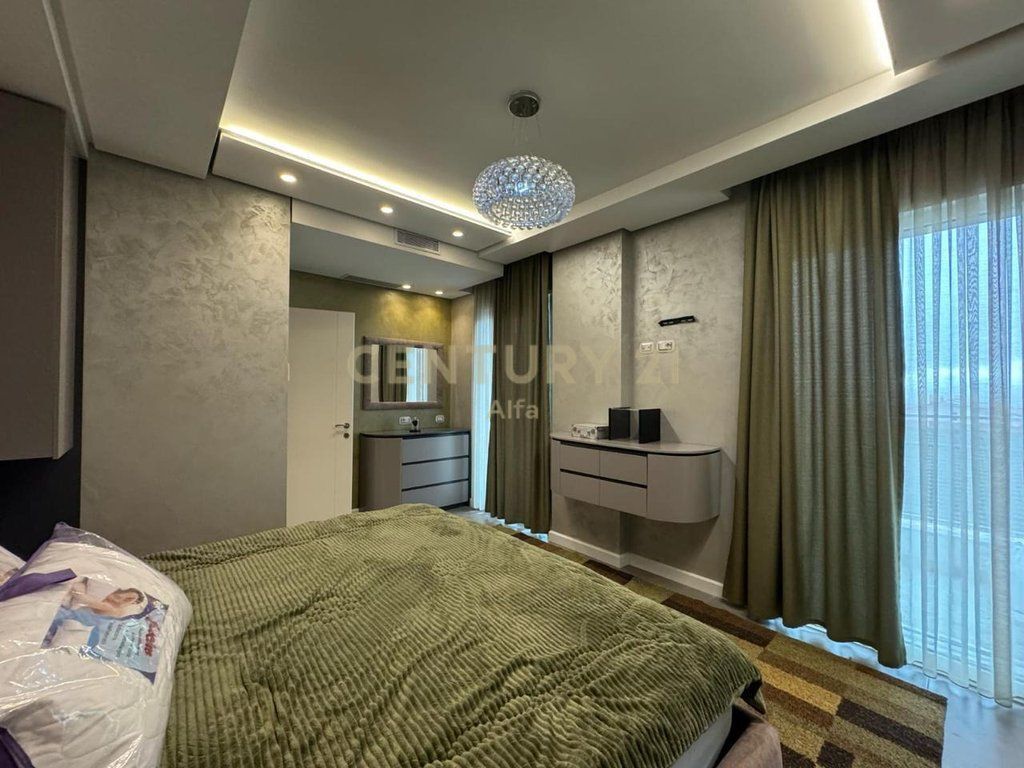 SHITET APARTAMENT 3+1+2 NE FRESK