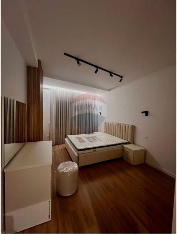 Apartament 3+1+2 me qera Pazari Ri