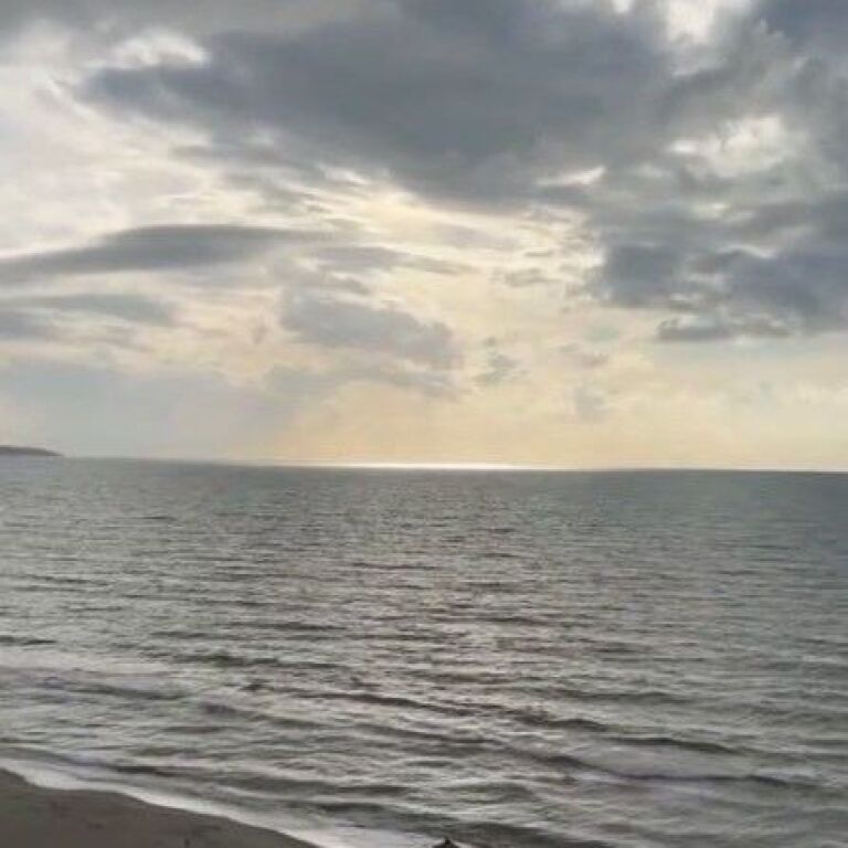 🏡 Shitet Apartament 2+1+2 + Post Parkimi – Shkëmbi i Kavajës (Vija e Parë) 🌊