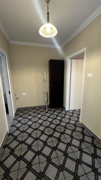 Apartment 1+1 for rent at the building with Shigjeta !