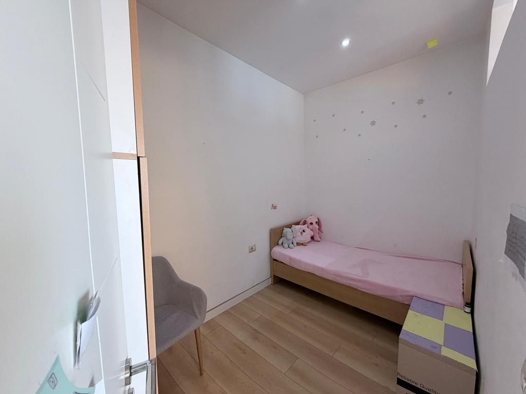 KAFE FLORA, SHESIM APARTAMENT 3+1