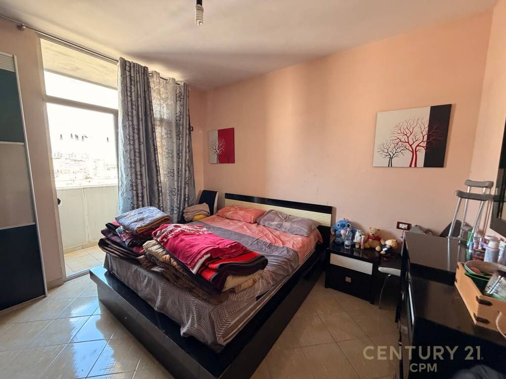 Apartament 1+1 për shitje në zonën e Vasil Shantos
