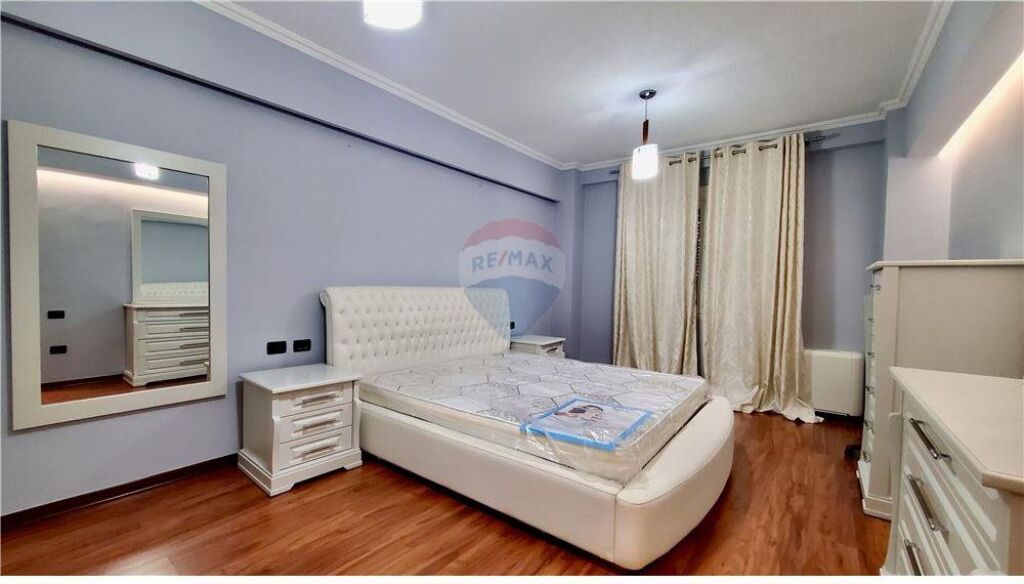 Apartament 3+1+2 me qera Blloku