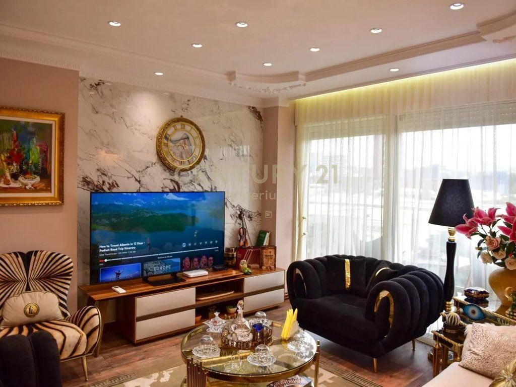 Appartamento 3+1+2 balconi + guardaroba separata in affitto a Bllok! 2.000 € /mese Sup. Totale 138m2