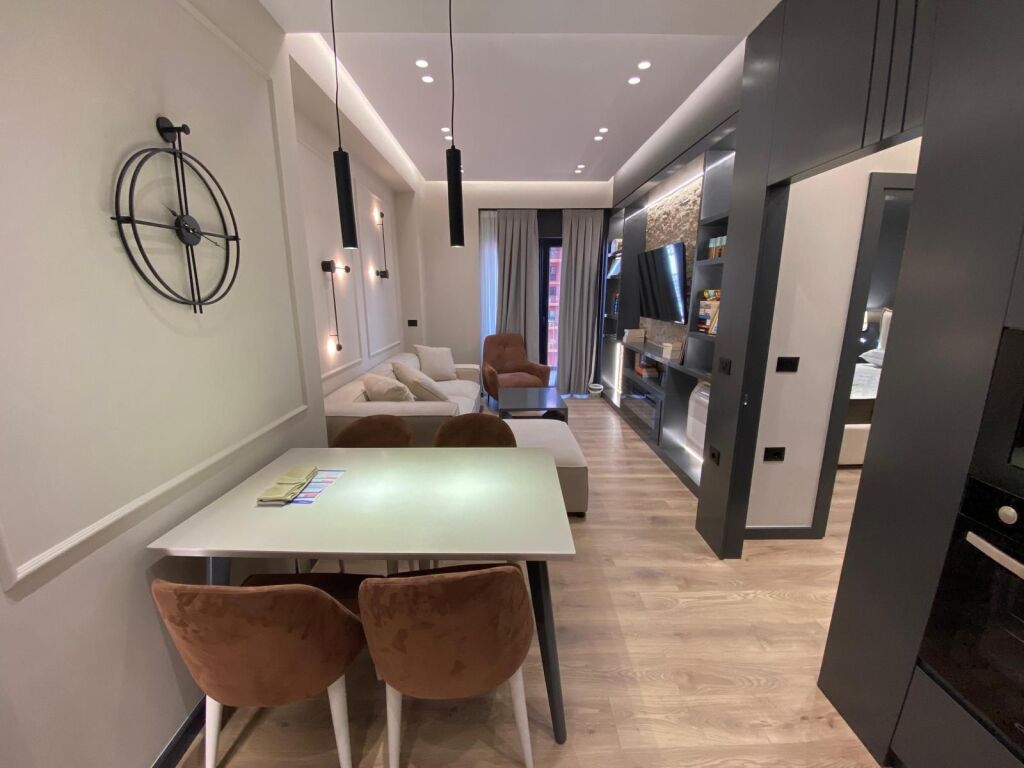🏡 Appartamento 1+1 in affitto 📍 Garden Building, Tirana💶 Prezzo: 1000€ / mese