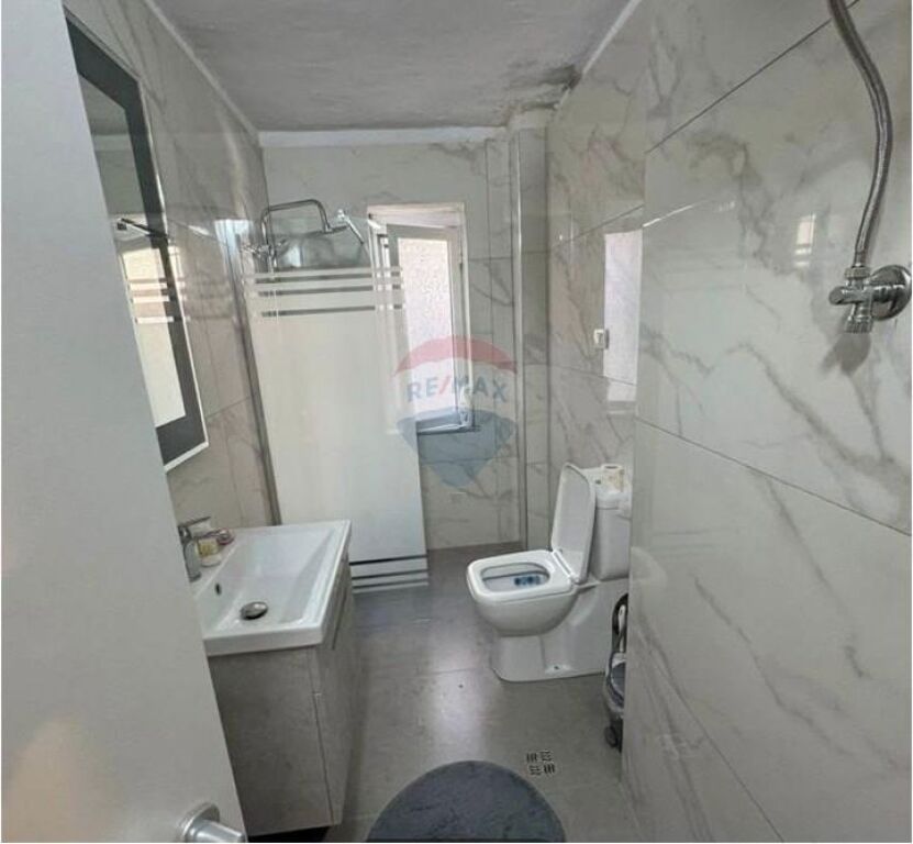 Apartament 3+1 me qera Rruga Fortuzi