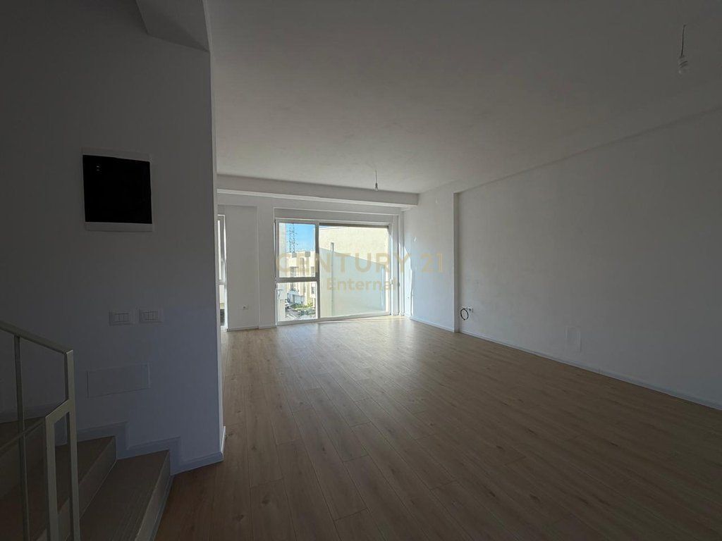 House in Farkë, Qarku i Tiranës - Pamja 3