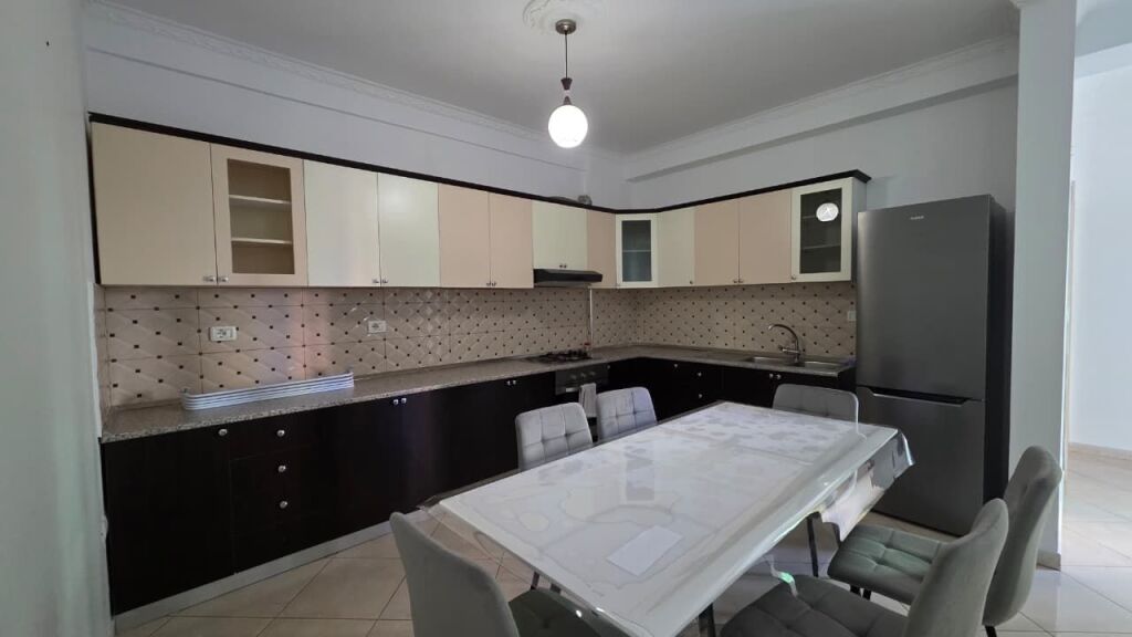 Appartamento 2+1+2 in Affitto a Lungo Termine – Vicino a Green Residence, Vlora