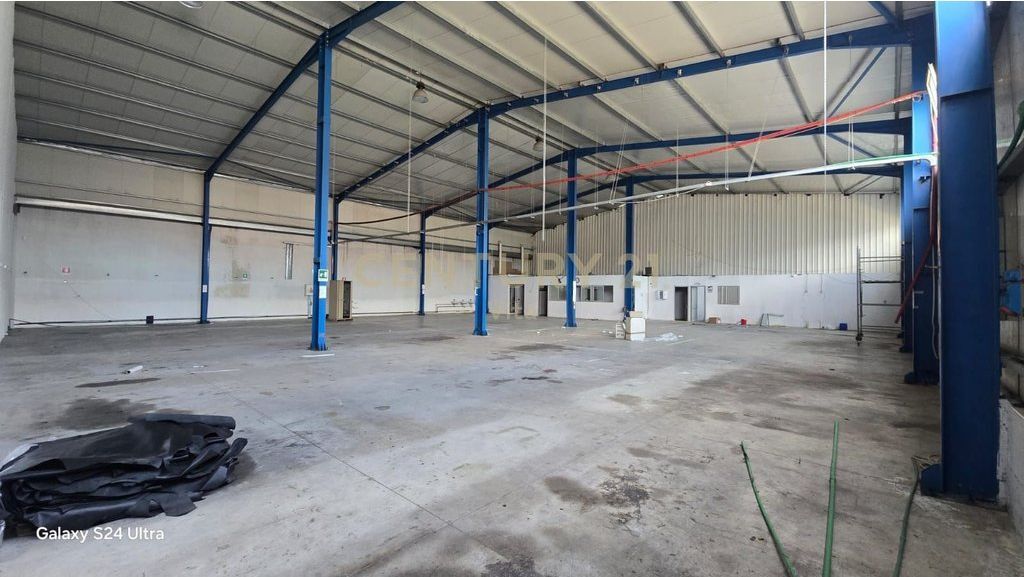 Magazinë me Qira në Autostradën Durrës-Tiranë 770m2