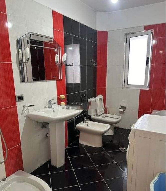 JAPIM ME QIRA APARTAMENT 2+1 TEK ISH PARKU,GLOBE - Pamja 3