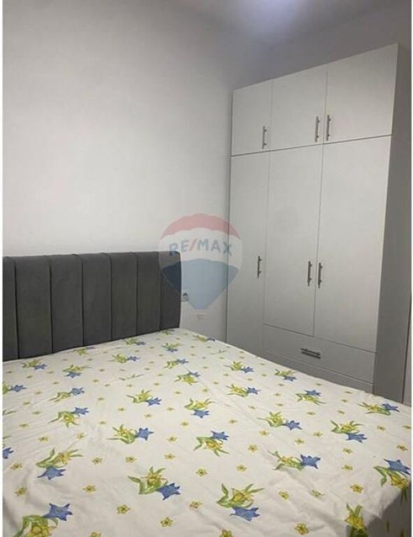 Jepet me qira apartament 1+1 te Univers City