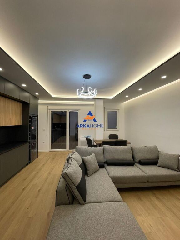 SHITET APARTAMENT 2+1+2+VERANDË TEK “RESIDENCA KLENSI” 270.000 EURO