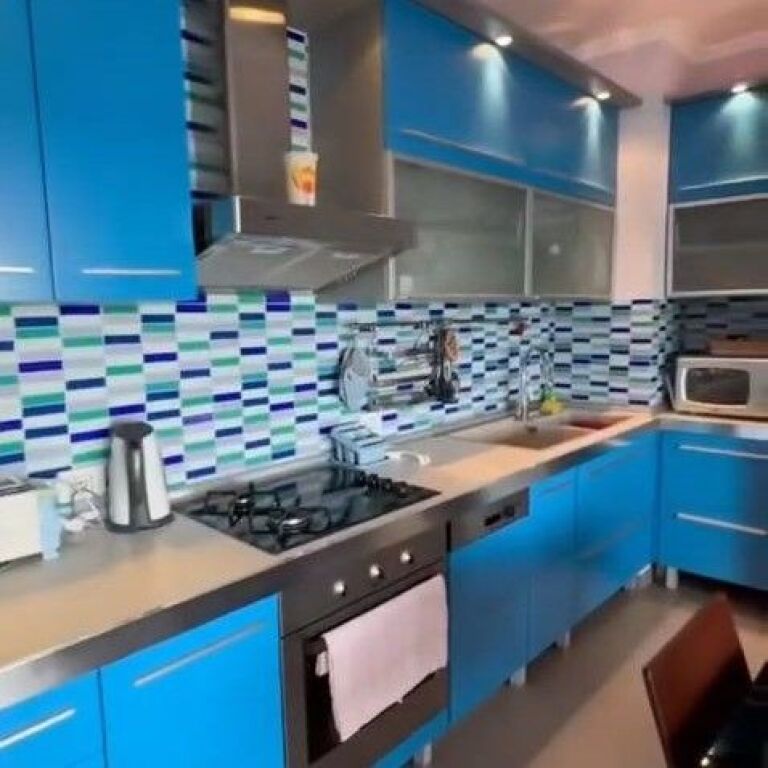 🏡 Shitet Apartament 2+1+2 + Post Parkimi – Shkëmbi i Kavajës (Vija e Parë) 🌊