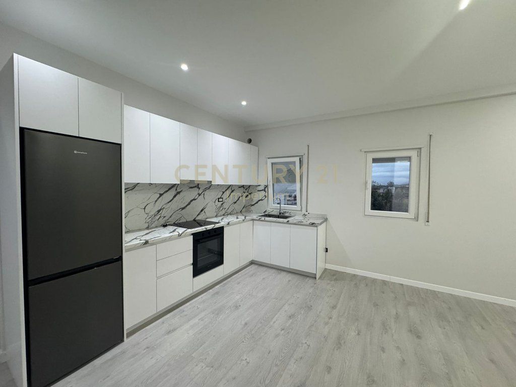 Appartamento 2+1 con Veranda in Affitto – Kodra e Priftit