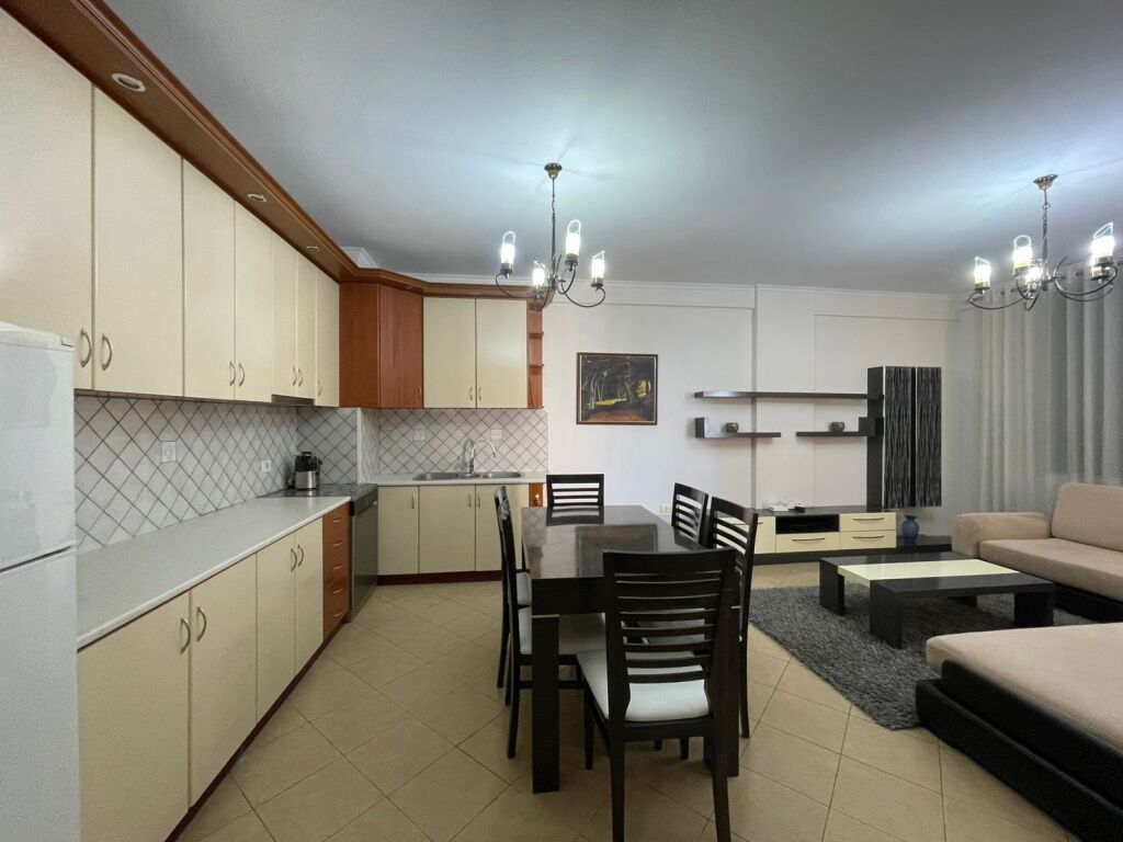 APARTAMENT 2+1 PER QERA NE KAMEZ