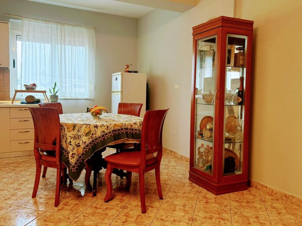 🏡 Jepet me Qira Apartament 1+1 pranë Bllokut të Ambasadave
