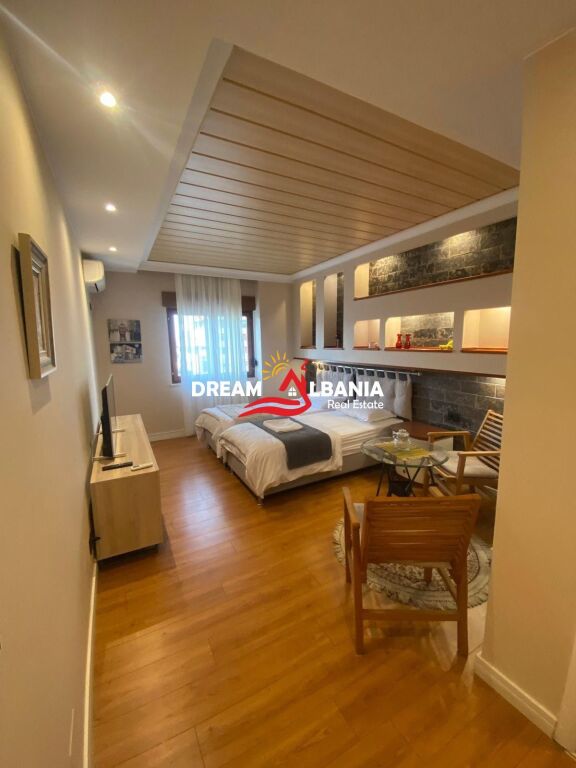 Jepen me qera Apartament 1+1 dhe Garsoniere per AirBnb ne Qender prane 9 katsheve (ID 42215503)
