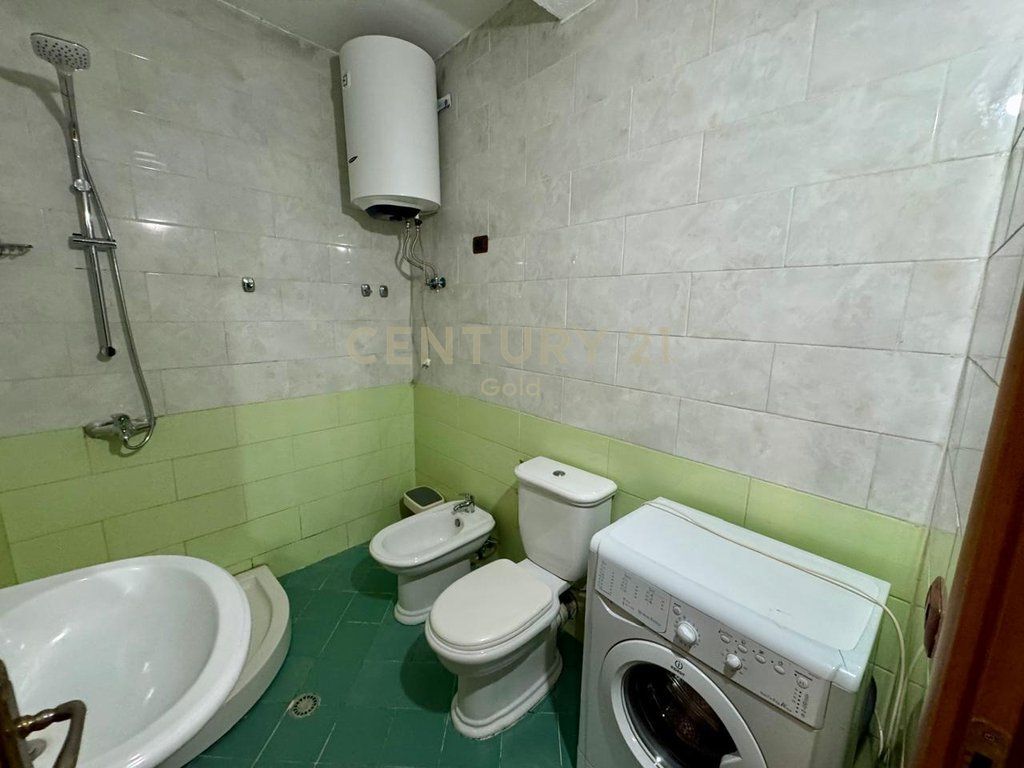 Kodra e Diellit, Affittiamo appartamento 2+1+2