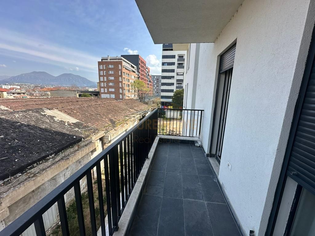 Qera, Apartament 2+1+2, Trio Tower, Don Bosko.