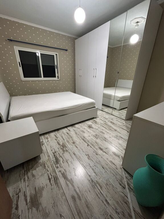 Qera , Apartament 2+1 , Komuna e Parisit , Tirane