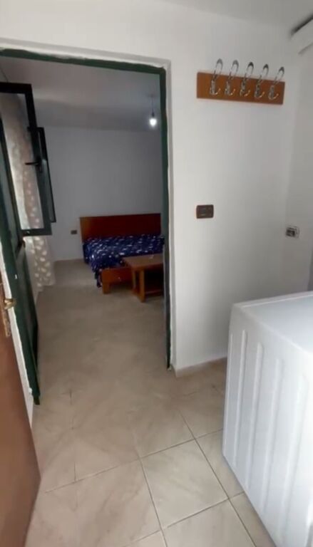 Monolocale in affitto, Scuola Vasil Shanto vicino ai Diplomatici 1  320 mila lek