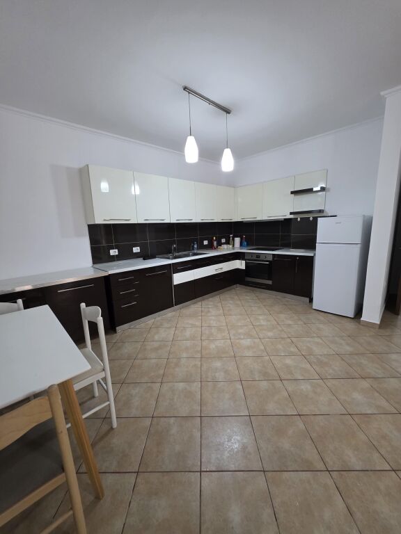 Appartamento 2+1+deposito in affitto ad Astir !