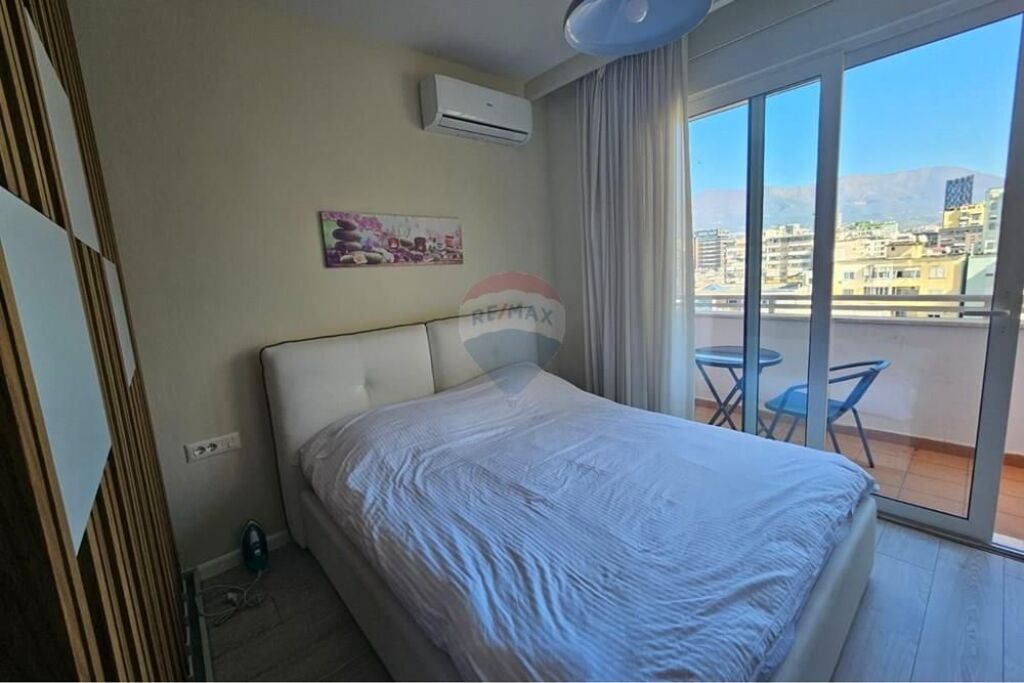 Studio apartment for rent at Wilson Square!