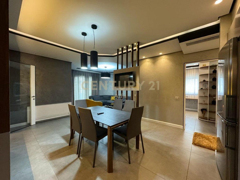 Apartament 3+1+2 për Shitje në Fresk !