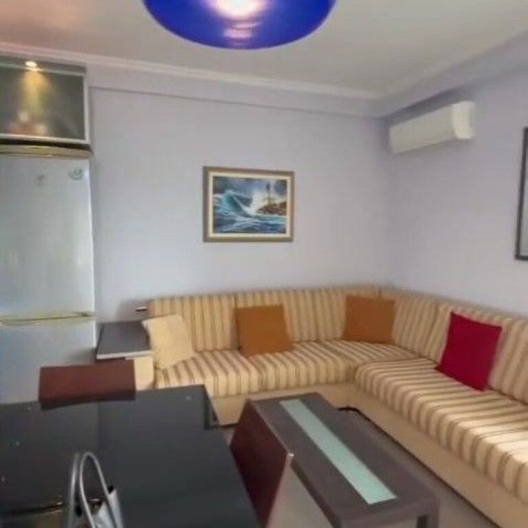 🏡 Shitet Apartament 2+1+2 + Post Parkimi – Shkëmbi i Kavajës (Vija e Parë) 🌊