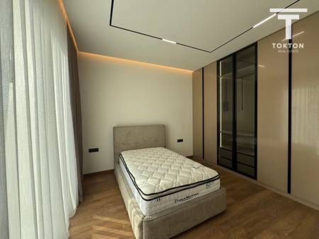 SHITET, VILË E BASHKËNGJITUR, FOREST RESIDENCE, LIQENI I THATË