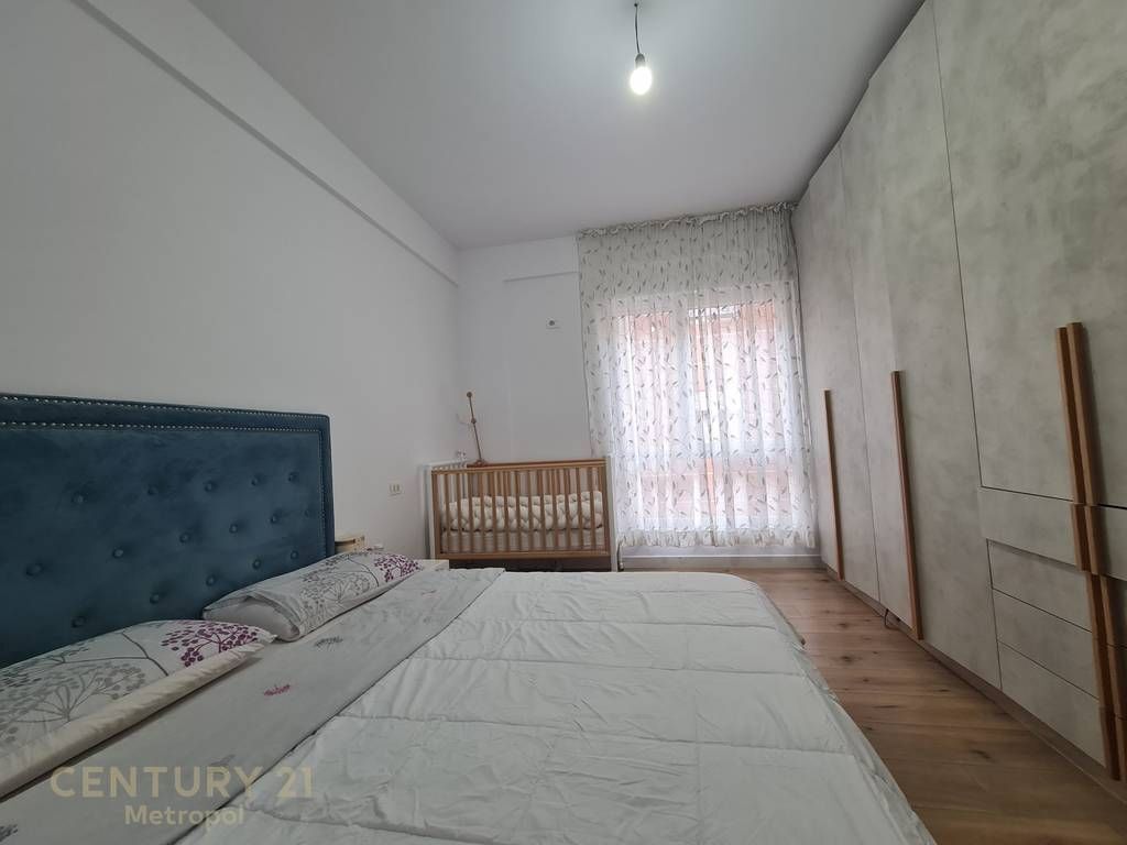 SHITET 1+1 NË KATIN E 2-TË ME ASHENSOR – PRANË KOPSHTIT BOTANIK! 107,000 € Sip. Totale  68m2