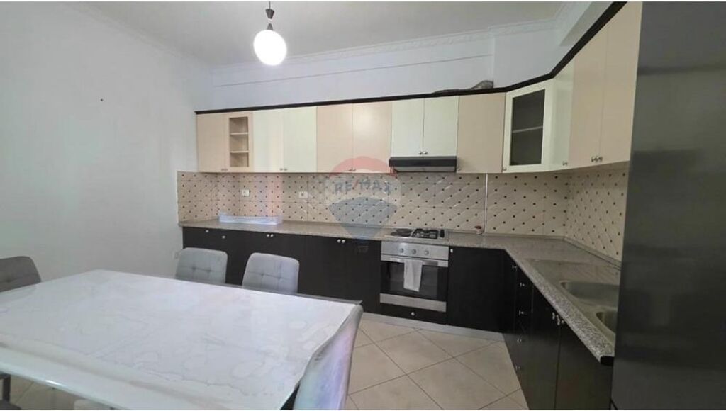 🏡 Appartamento 2+1+2 in Affitto – Vlora