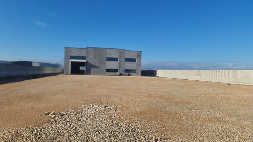 🏭 Capannone in Vendita – Porto Romano, Durazzo