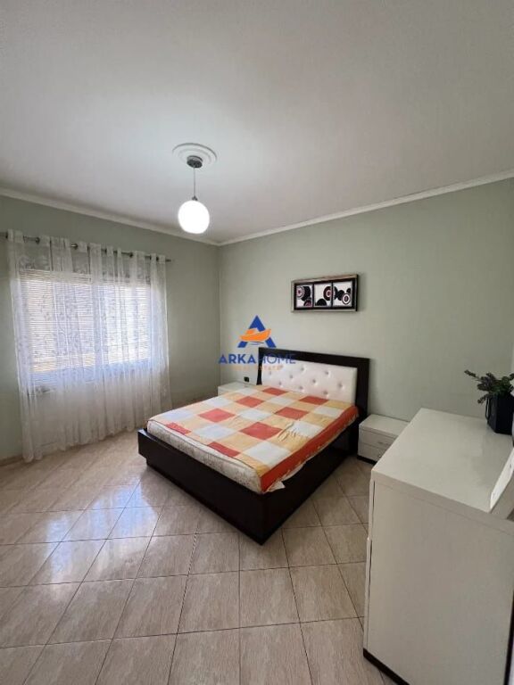 JEPET APARTAMENT ME QERA 2+1+BALLKON "RRUGA HALIL KURETANI, MISTO MAME,YZBERISHT" 400 EURO 