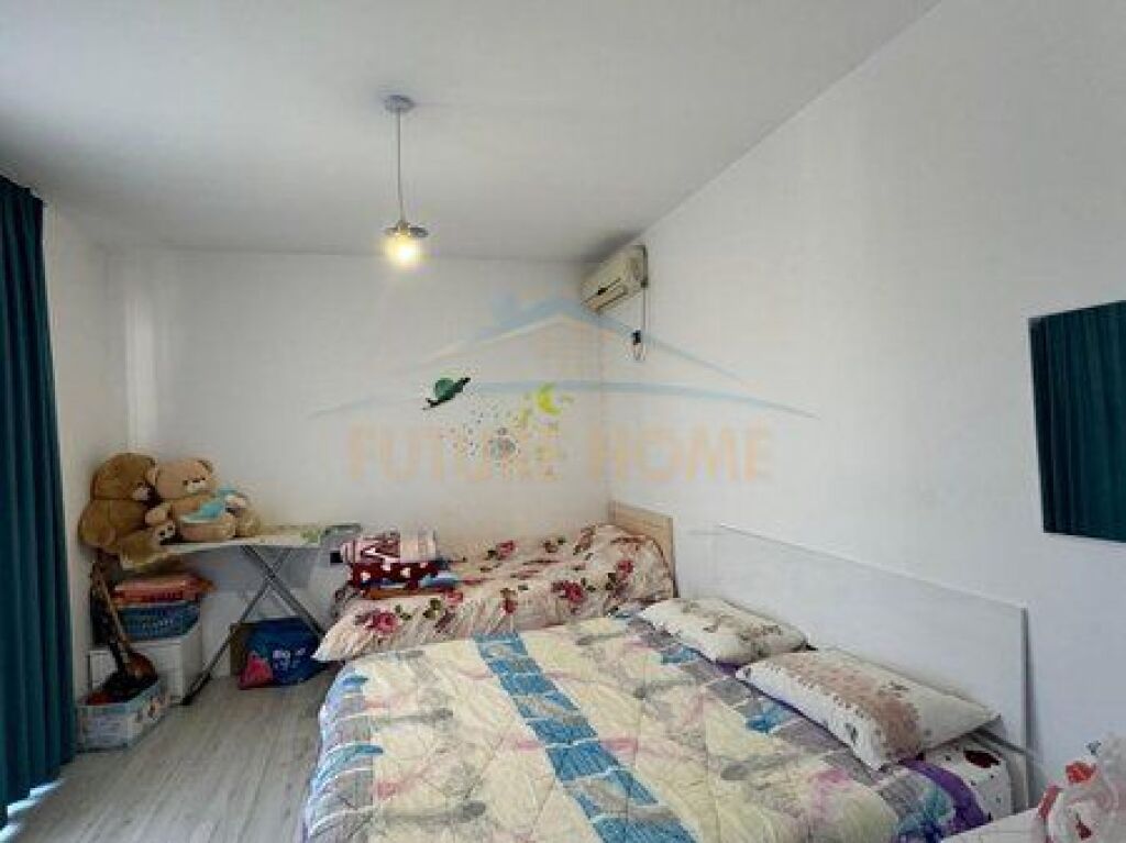 Shitet Apartament 2+1+2+ Verande, Shkozë