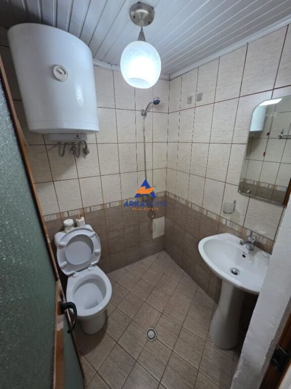 JEPET APARTAMENT ME QERA 1+1+BALLKON "RRUGA MUZAKET, DON BOSKO" 400 EURO