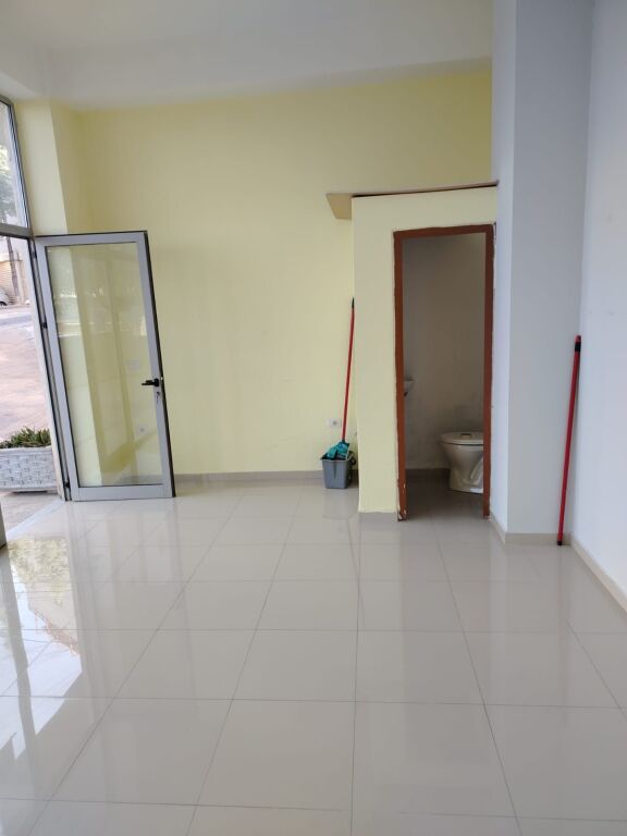 Commercial space for sale  - 25 m²  - 75,000 € negotiable