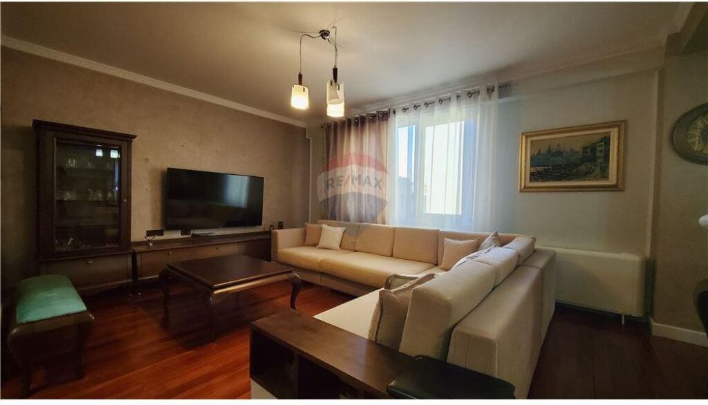 Apartament 3+1+2 me qera Blloku