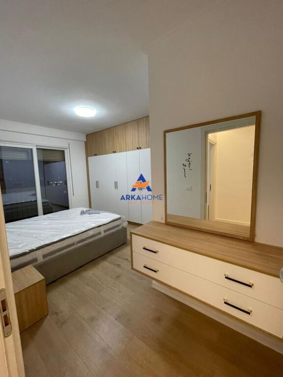 SHITET APARTAMENT 2+1+2+VERANDË TEK “RESIDENCA KLENSI” 270.000 EURO