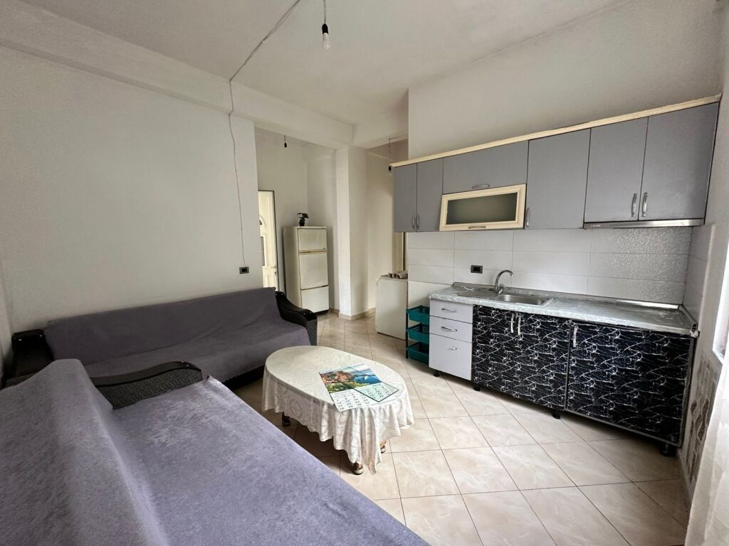 1+1+🅿️/Qera📍Rruga Jordan Misja 📌35 000 lek