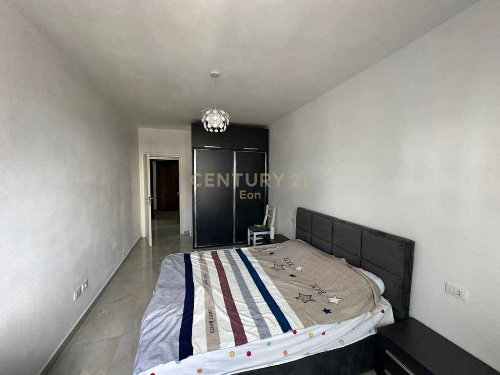 SHITET APARTAMENT 1+1 I MOBILUAR ME PAMJE DETI NE GOLEM, MALI ROBIT!