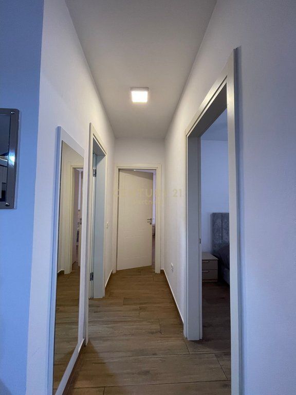 Jepet me qira apartament 2+1+2 me post parkimi në kompleksin Delijorgji