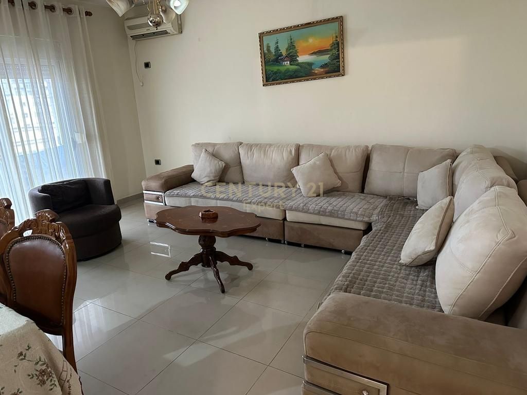 AFFITTIAMO APPARTAMENTO 2+1 VICINO AL EX PARCO 580 € /Mese Superficie Totale 88m2