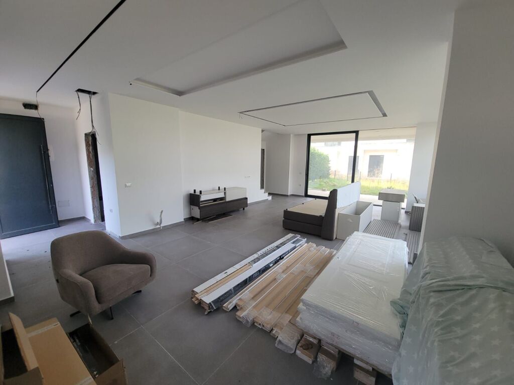 Semi-detached villa for sale in the San Pietro complex (Gjiri i Lalezit)
