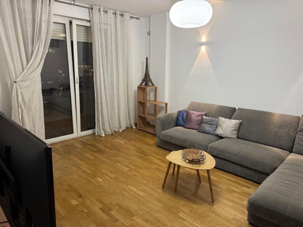 Vendiamo Appartamento 2+1+Parcheggio nel vicolo di Sales!!