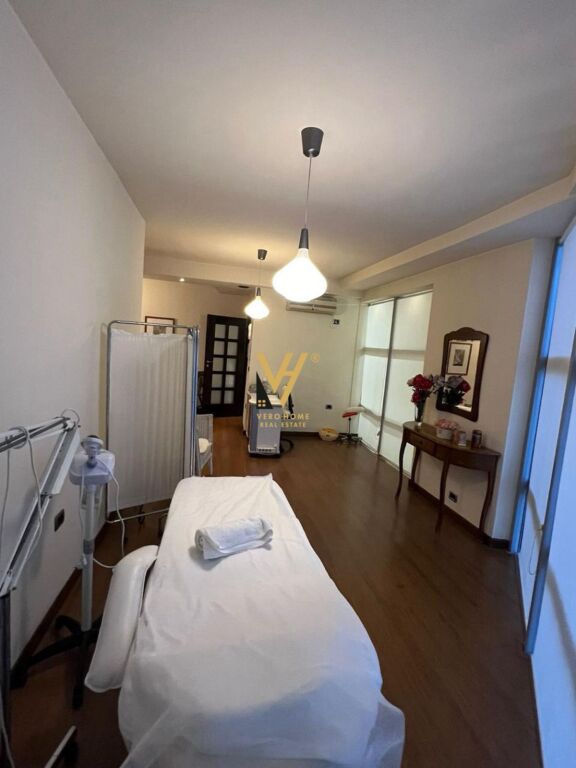 BUSINESS PREMISES 100 M2 FOR RENT AT FORMER EXHIBITION 120,000 LEKE