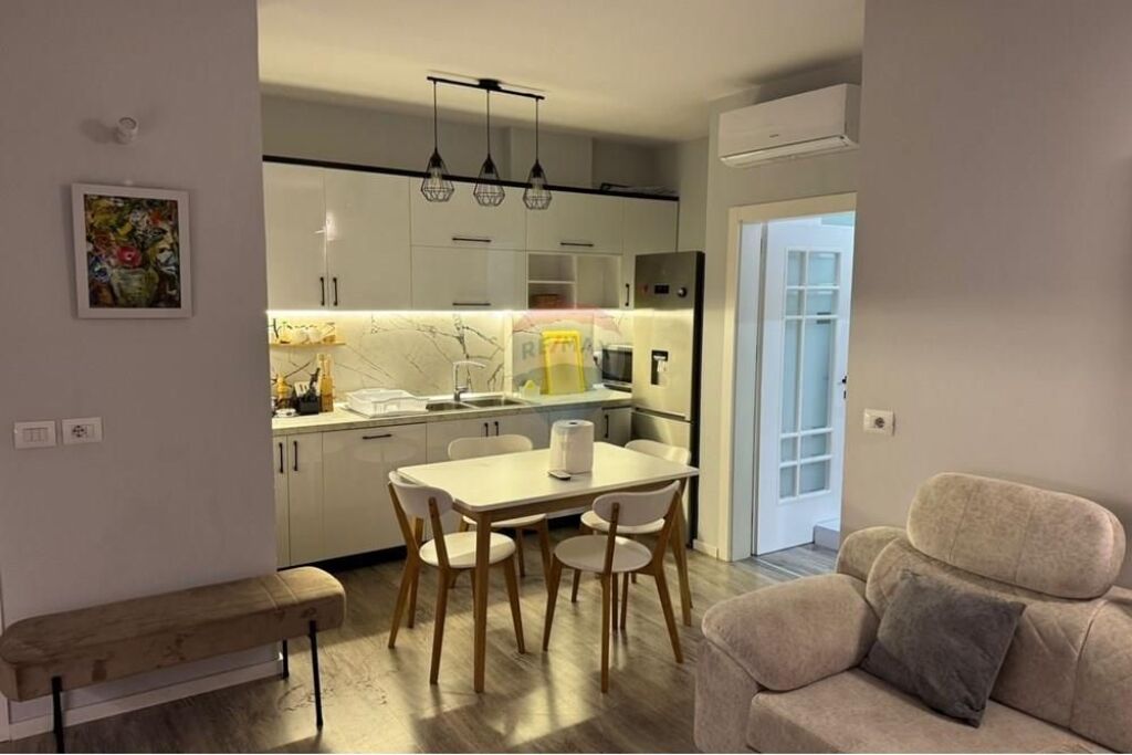 Apartment 2+1 for rent on Zogu 1 Boulevard