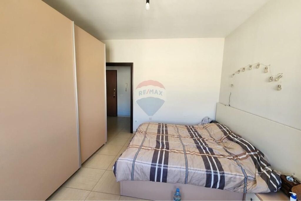 Apartament - Për Shitje - Qendra Kristal, Tiranë