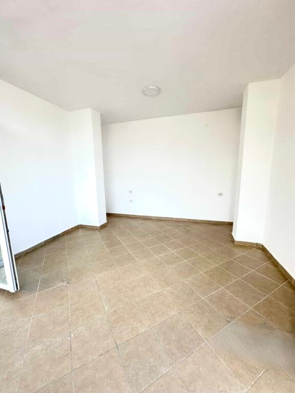 Shitet super Apartament 2+1+2 –  📍Shkëmbi i Kavajës  ❗️ Disa metra larg Detit
