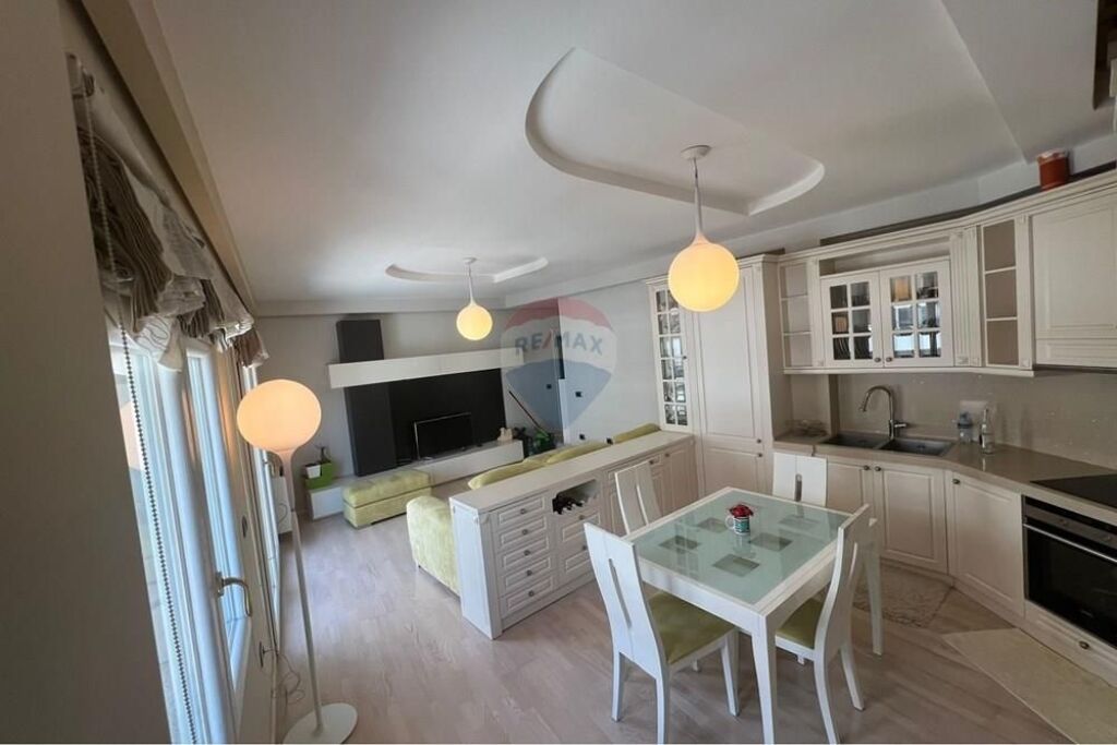 Apartament - Për Shitje - Liqeni i Tiranës, Tiranë